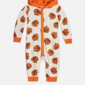 Wonder Nation Orange and White Pumpkin Print Footies